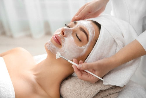 Best Facial & Brazilian Waxing Services in Rockville MD #brazilian #wax #facials #beauty #beverlyhills #BevHillsMag #beverlyhillsmagazine #beauty #skincare #antiaging