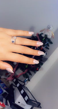 Complete Elegance Providers: Nails, Waxing, Massage, and A lot more
