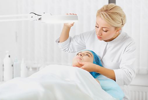 Kick-Start Your Aesthetic Career: 6 Non-Invasive Aesthetic Treatments to Offer