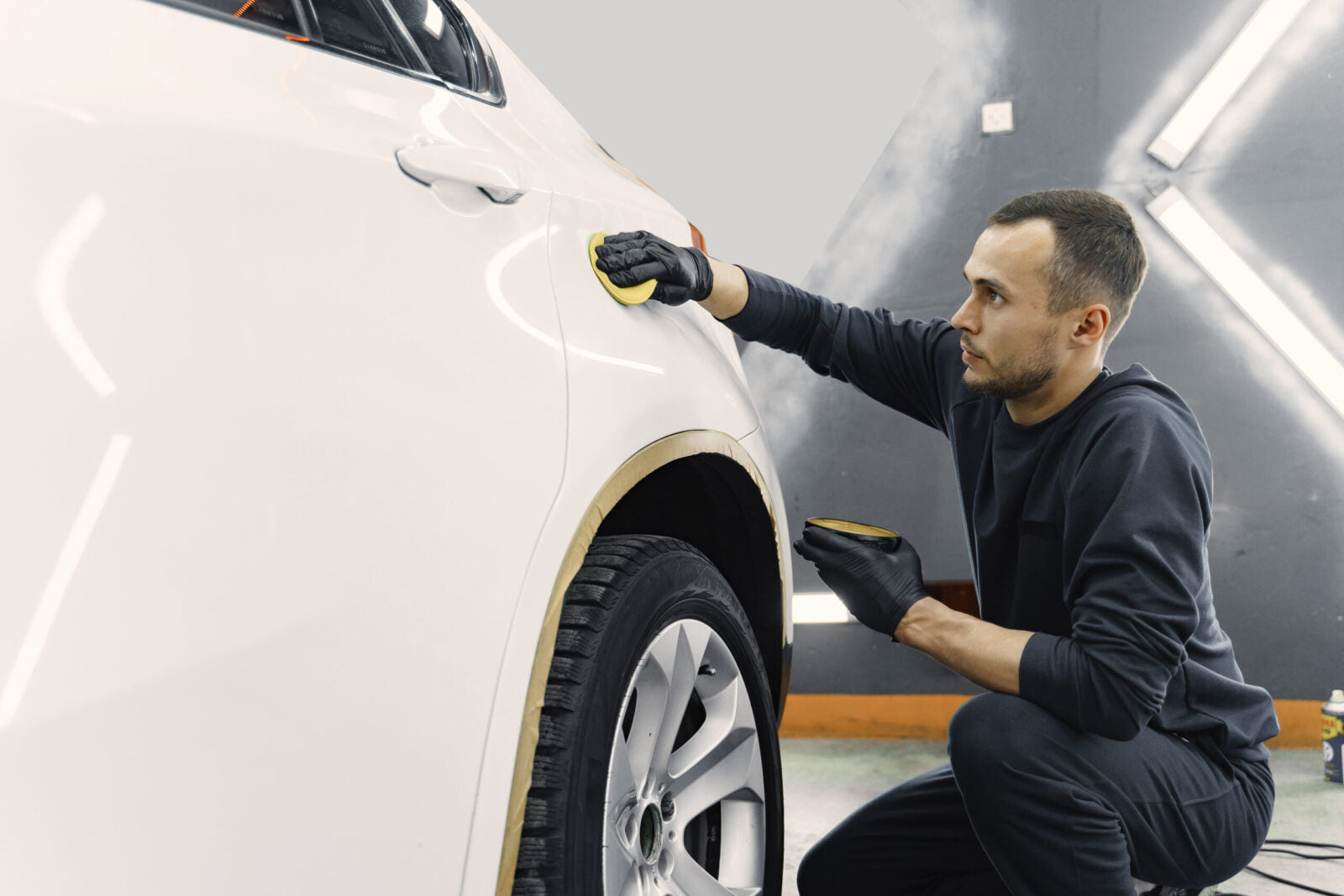 A Step by Step Guide on Waxing Your Car #beverlyhills #beverlyhillsmagazine #carwax #coatofwax #typeofwax #waxselection #waxedcar #applywax #rightwax