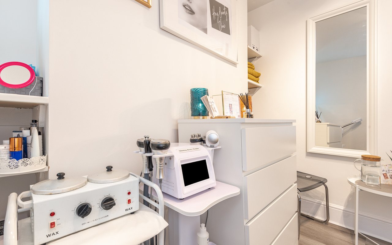 Choose from 54 waxing salons near Kew Bridge, London