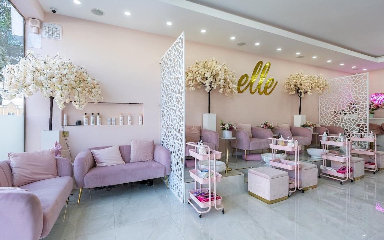 Choose from 1448 venues offering brazilian waxing in London