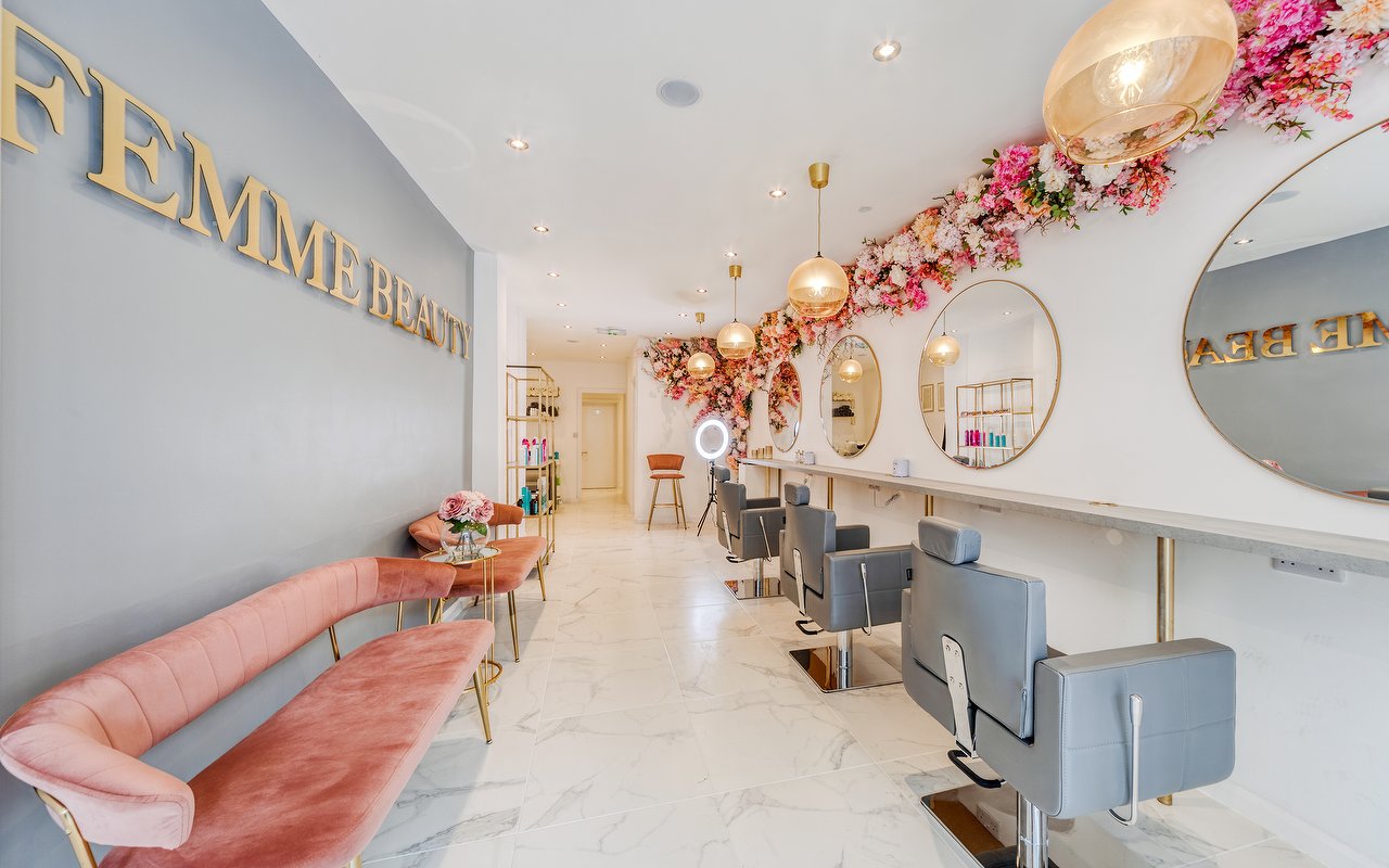 Choose from 10 venues offering ladies' waxing near Stepney Green, London